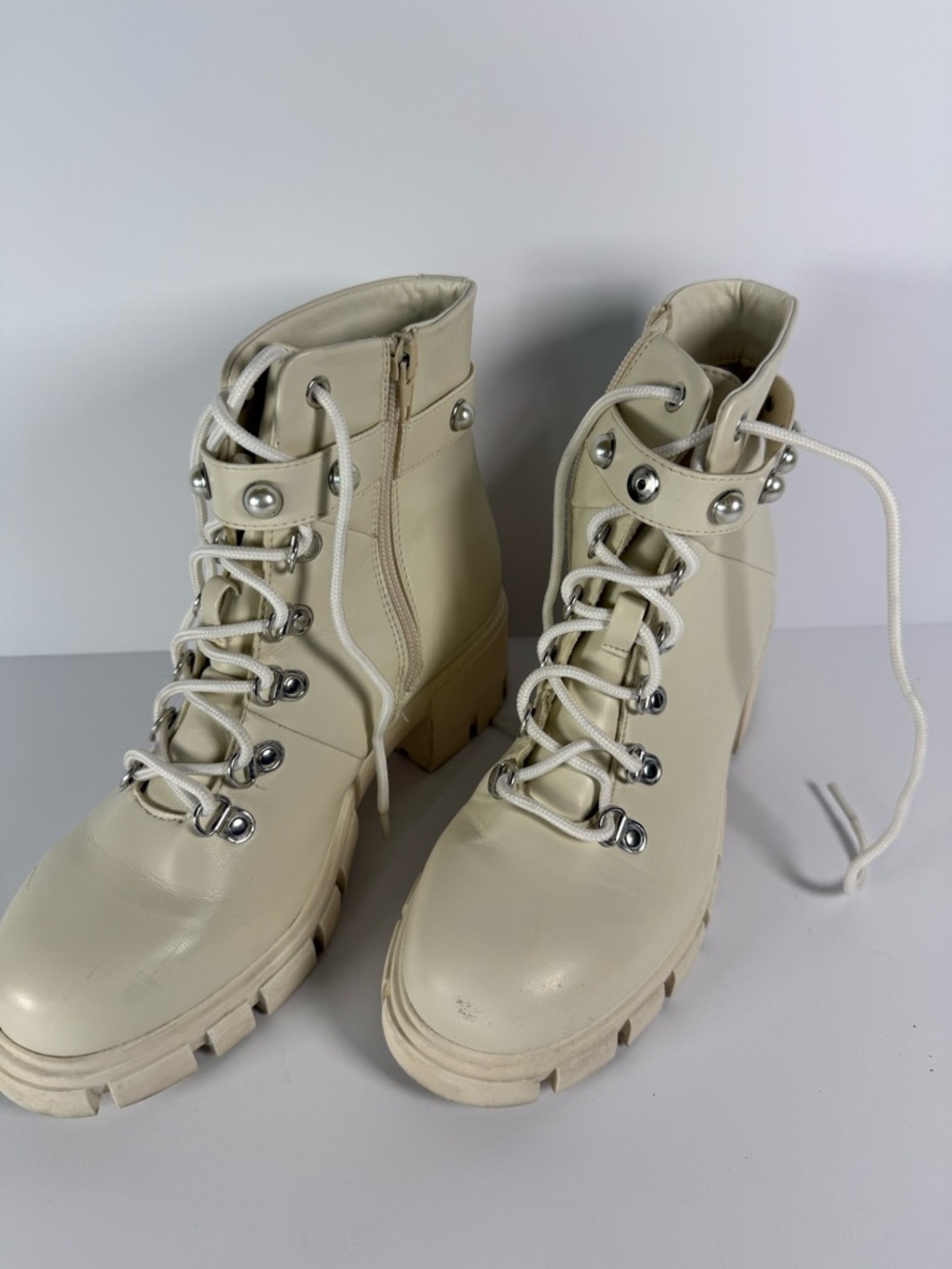 Women's Cream Lug Sole Lace-Up Ankle Boots